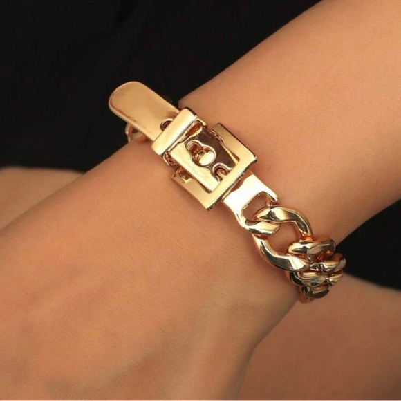 Delilah Wear Jewelry - New chain link style bracelet
